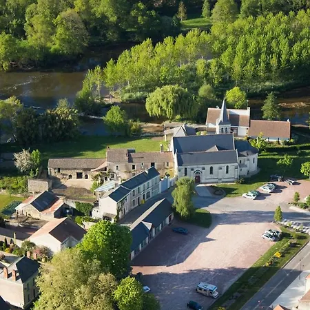 Ancien Presbytere En Bord De Riviere Proche Vallee De La Loire