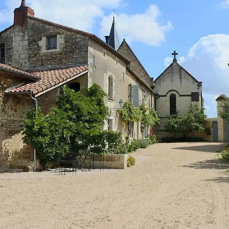 Ancien Presbytere En Bord De Riviere Proche Vallee De La Loire